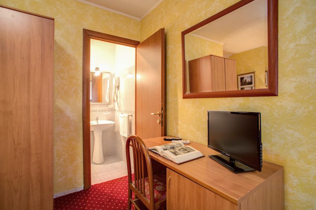 Monti Guest House - Affittacamere Рим Екстериор снимка