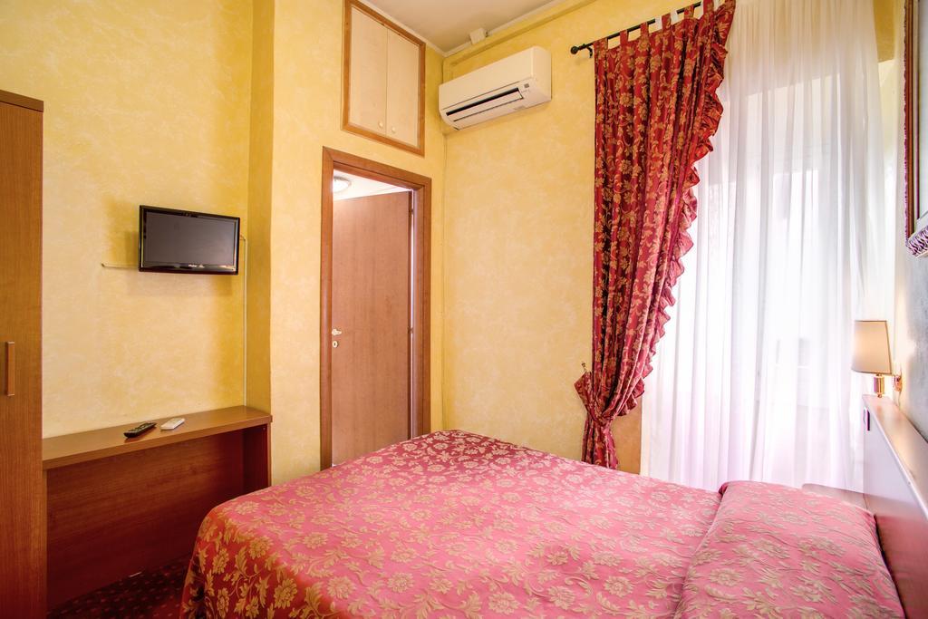 Monti Guest House - Affittacamere Рим Стая снимка