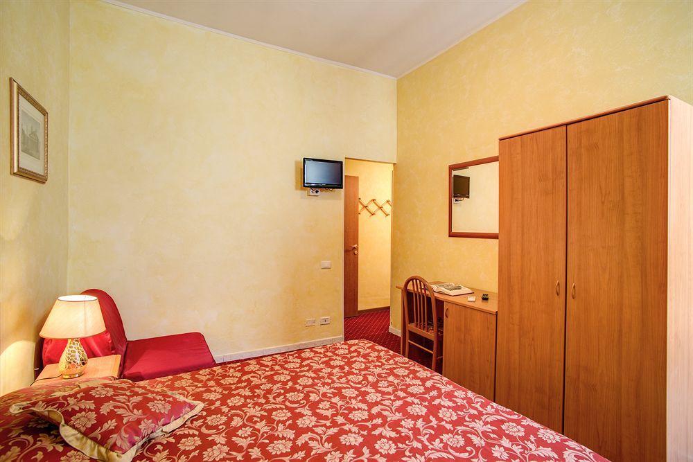 Monti Guest House - Affittacamere Рим Екстериор снимка